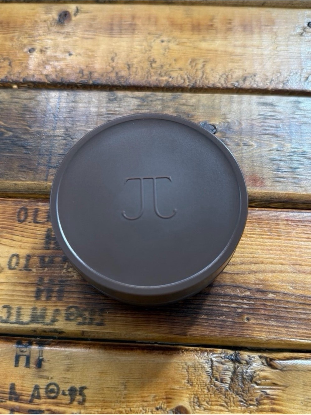 VIRAL Tanielle Jai cream bronzer
